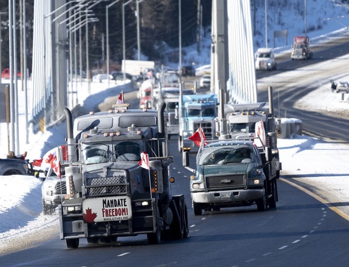 „Konwój wolności” zablokował stolicę Kanady. Trump i Musk poparli protesty kierowców