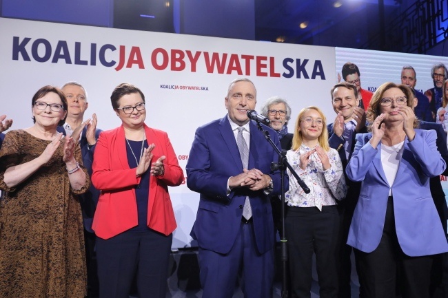 Radość w sztabie Koalicji Obywatelskiej, fot. PAP/Paweł Supernak