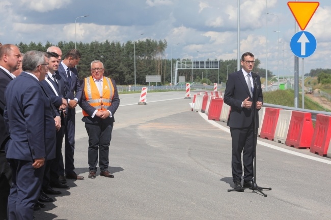 Premier Mateusz Morawiecki podczas uroczystego otwarcia odcinka drogi S61 Via Baltica, fot. PAP/Artur Reszko