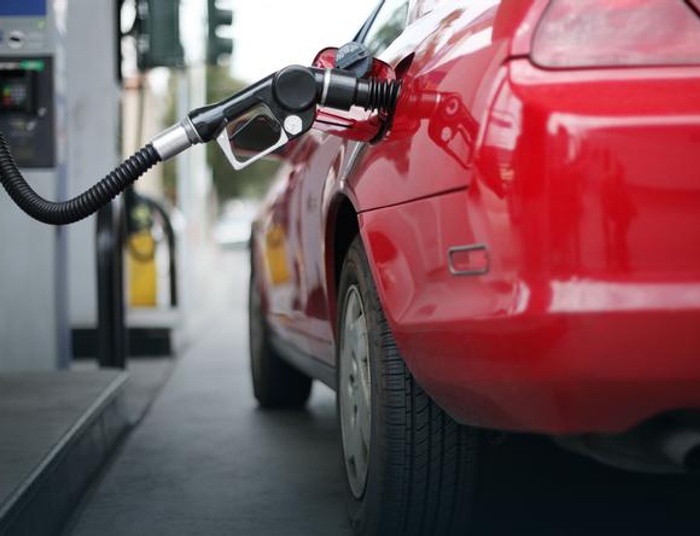 Argumenty kontra emocje, czyli bitwa o ceny paliw