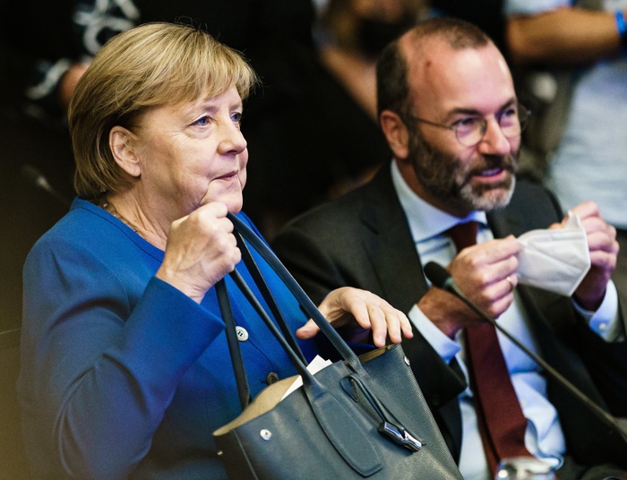 Nikt tak nie zaszkodził UE, jak A.Merkel, czyli, kto rozwala UE, bo na pewno to nie Polska