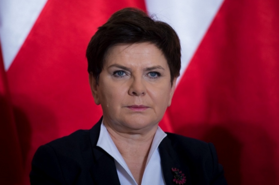„Bez względu na wszystko najważniejsza jest Polska” - napisała na Tweeterze premier Szydło. Fot. premier.gov.pl