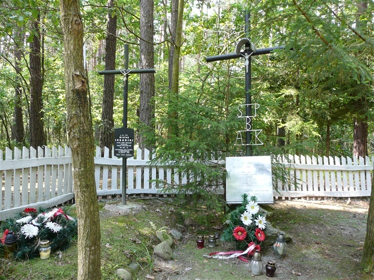 Kąkolewnica - miejsce martyrologii żołnierzy AK, WiN i BCh w uroczysku "Baran"
Fot. tumam