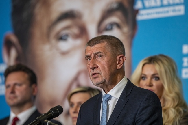 Ku zaskoczeniu wszystkich Babisz przegrał wybory parlamentarne w Czechach, fot. PAP/EPA/MARTIN DIVISEK