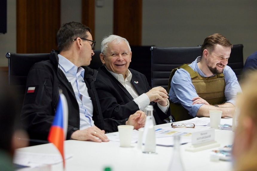 Morawiecki popełnił błąd zabierając ze sobą Kaczyńskiego do Kijowa