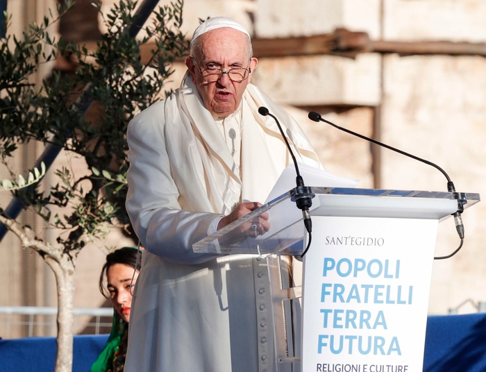 Posłanka KO wręczyła papieżowi list. W nim poinformowała o losie imigrantów na granicy