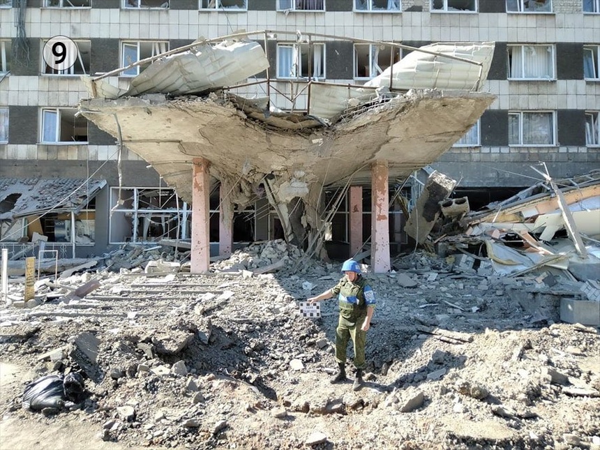 Rosjanie użyli bomby termobarycznej w Ołeniwce. Zginęli ukraińscy jeńcy. (fot. Twitter/NEXTA)