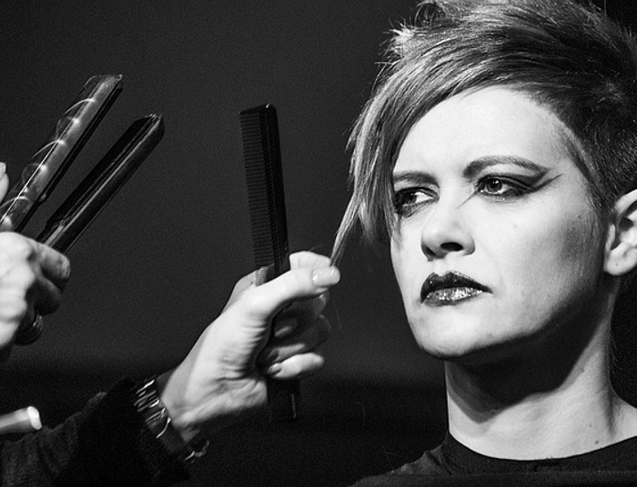 Niezaszczepieni przeciw Covid-19 nie będą mogli pójść do kawiarni ani fryzjera!