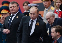 Putin, Miedwiediew i Sierdiukow