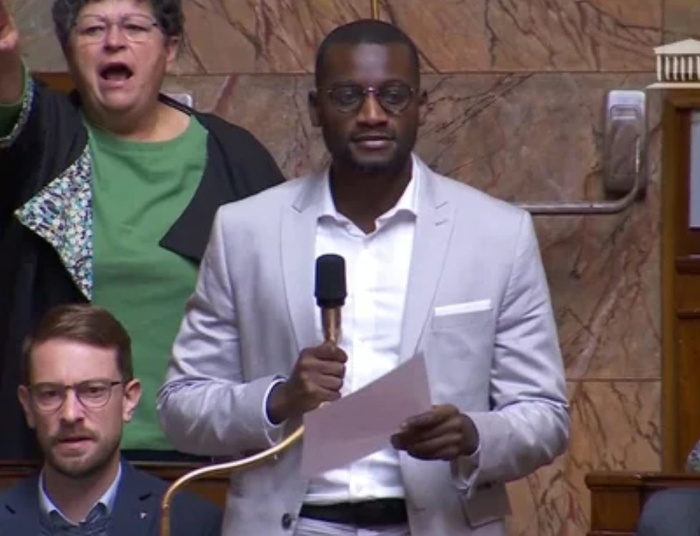 Kłótnia na tle rasistowskim we francuskim parlamencie. "Haniebna" uwaga prawicowego posła