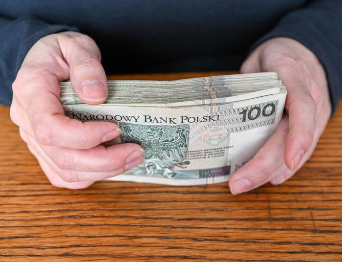Polacy dostaną nawet 2150 zł na rękę. Znamy szczegóły nowego świadczenia