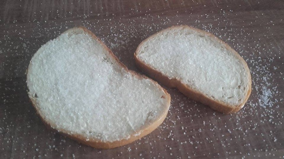 Chleb z cukrem, - niezapomniany przysmak PRL-u