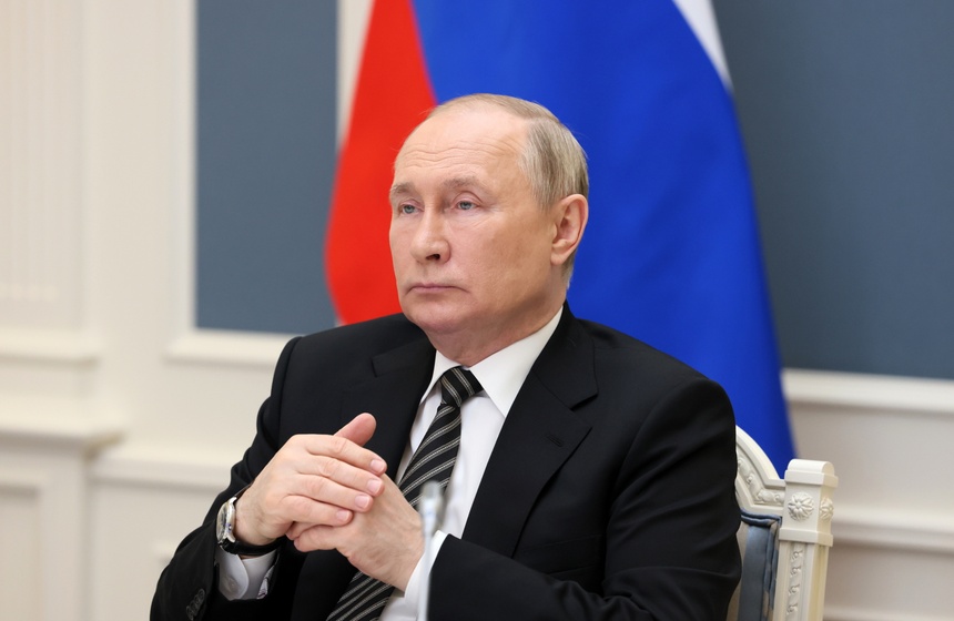 Władimir Putin podpisał ustawę o zniesieniu górnej granicy wieku przy zawieraniu kontraktu wojskowego w rosyjskiej armii. (fot. PAP/EPA)
