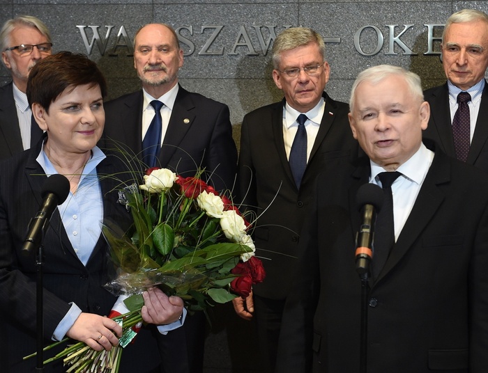 Polska delegacja wróciła z Brukseli. PiS upiera się, że to było zwycięstwo