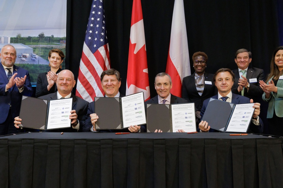 Podpisanie umowy ORLEN Synthos Green Energy z zagranicznymi partnerami. Fot: Tennessee Valley Authority