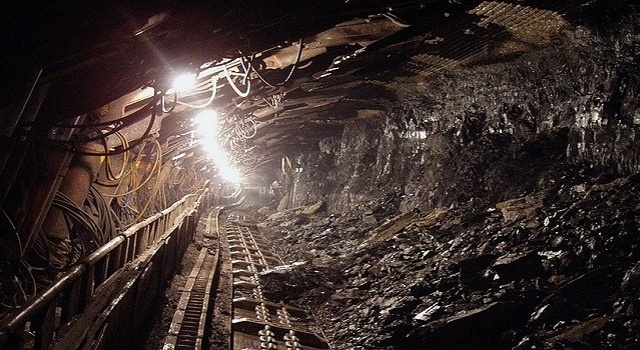 W Polsce spada wydobycie węgla, spółki górnicze próbują się ratować.