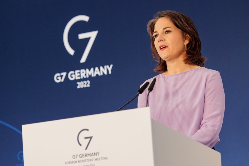Szefowa niemieckiego MSZ Annalena Baerbock w sobotę ogłosiła, że G7 nigdy nie uzna granic wymuszonych siłą przez Rosje. Źródło: PAP/EPA/Morris MacMatzen