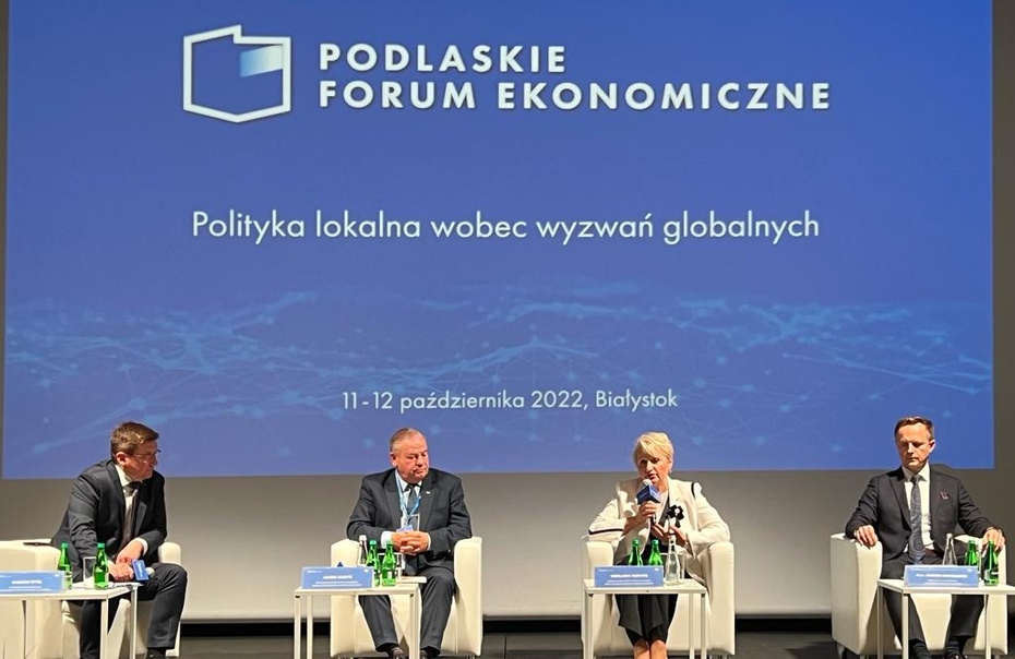 O znaczeniu lokalnej polityki i biznesu wobec globalnych wyzwań rozmawiali w Białymstoku przedstawiciele świata biznesu, polityki i nauki. Fot. Salon24