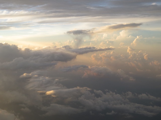 Chmury, autor: Edward Stojakovic, źródło: https://flic.kr/p/oQkAo2