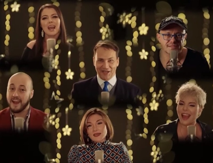 Boże Narodzenie 2020: Politycy PO i dziennikarze TVP nagrali klipy świąteczne z kolędami