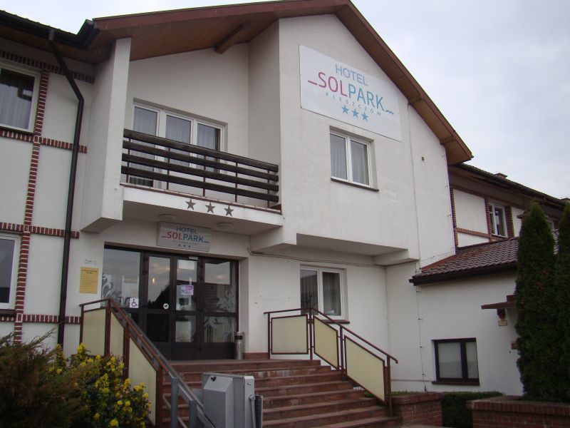 Restauracja Imperial - wejście od strony hotelu Solpark.