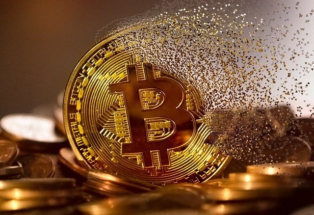 Bitcoin i inne kryptowaluty w tarapatach. Fot. Pixabay