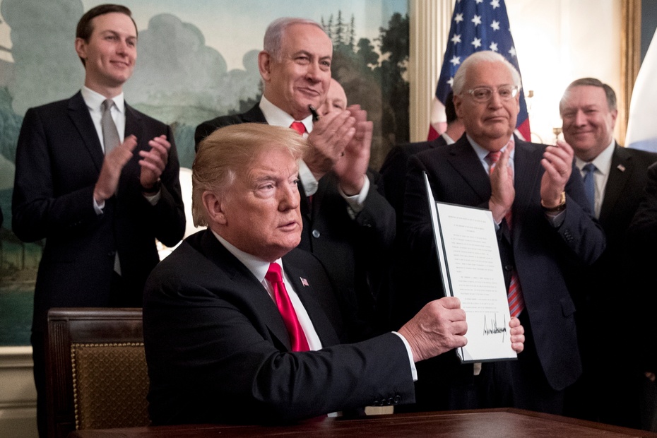 Trump podpisał dekret uznający suwerenność Izraela nad Wzgórzami Golan.