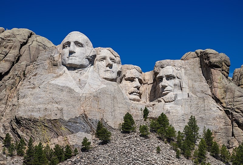 Wikipedia: Mount Rushmore National Memorial - George Washington, Thomas Jefferson, Theodore Roosevelt i Abraham Lincoln
