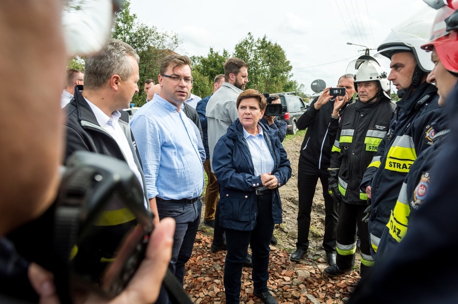 Premier Beata Szydło za próźno zareagowała na katastrofę na Pomorzu, fot. PAP/Tytus Żmijewski