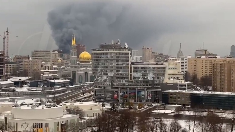 Ogromny pożar i kłęby dymu w niedzielę w Moskwie.