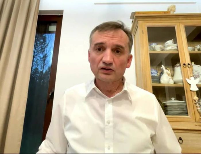 Komisja śledcza przyznaje rację Ziobrze. "Wpłynęło stosowne zaświadczenie"