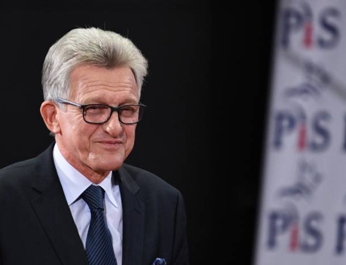 Piotrowicz o locie z Kuchcińskim: Musiałem przewieźć lek dla żony