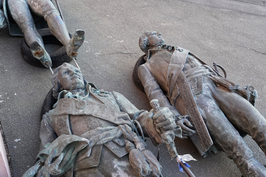 Pamiątki po rosyjskim imperializmie usunięte w Odessie. Fot. PAP/Alena Solomonova