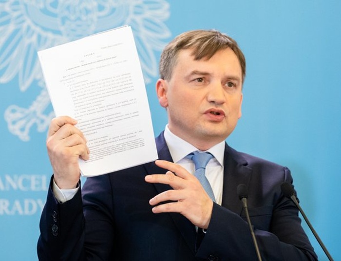 Ziobro wstępnie za nowym podatkiem dla mediów. Postawił jednak warunek