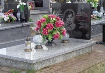 Bohaterka ZSRS leży na wiejskim cmentarzu wśród grobów miejscowych ludzi