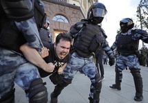 Protesty w Moskwie. Fot. PAP/EPA/YURI KOCHETKOV