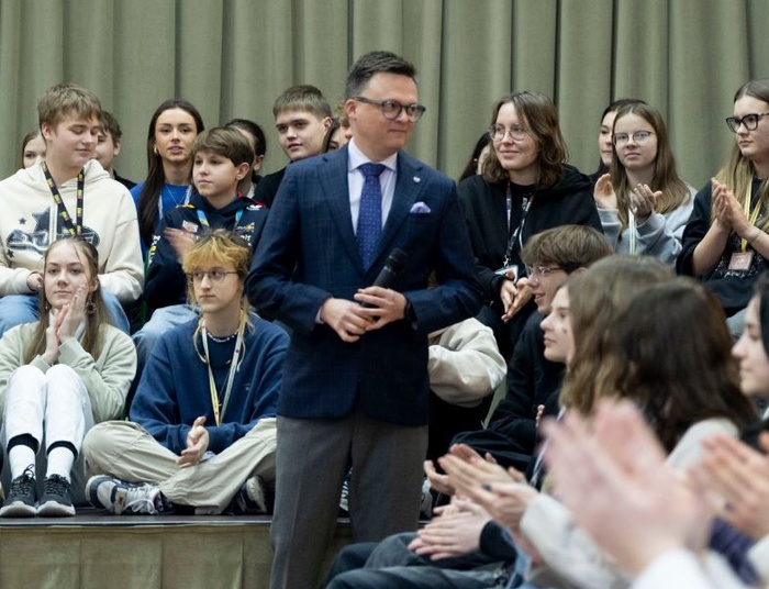 Marszałek Hołownia doprowadził do chaosu w Sejmie- uchwalenie budżetu niekonstytucyjne?