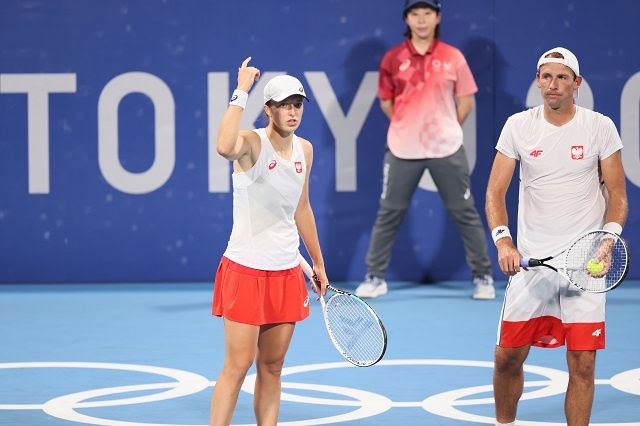 Świątek i Kubot odpadli z tenisowego miksta w Tokio. Fot.: PAP