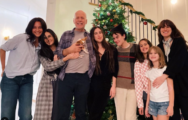 Bruce Willis z rodziną. Źródło: Instagram/@demimoore