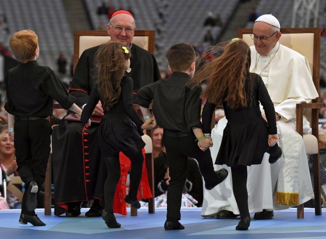 Wizyta papieska w Irlandii zbiegła się z Festiwalem Rodzin w Dublinie. Fot. PAP/EPA/CIRO FUSCO