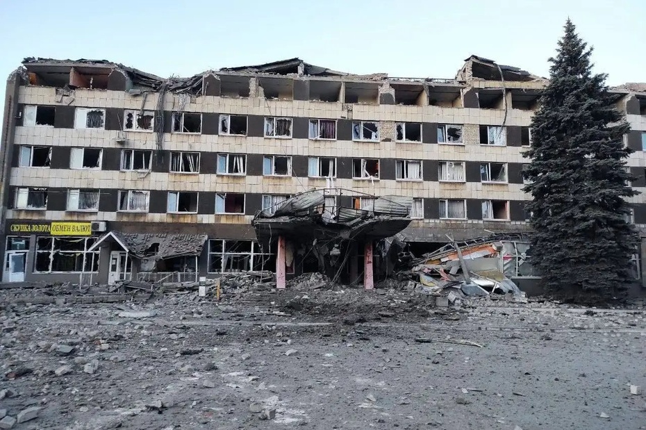Zbombardowany hotel w obwodzie ługańskim. Tu było centrum dowodzenia Rosjan.