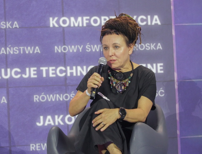 Tokarczuk radzi nie jeść mięsa. "Oni nie jedzą i wylądowali na księżycu"