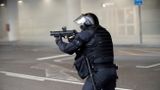 Hiszpańska policja w starciu z separatystami. Fot. PAP/EPA/Toni Albir