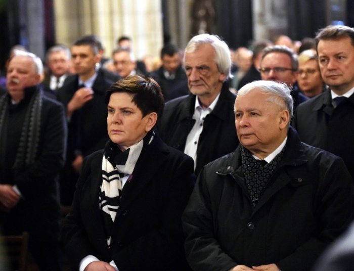 Najnowszy sondaż Kantar Public: PiS z dwukrotną przewagą nad PO