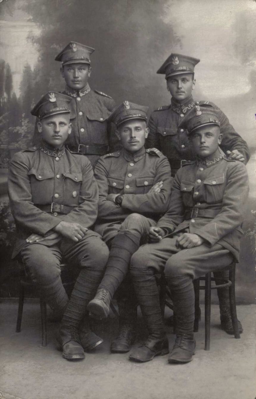 Rok 1919 po ukończeniu szkoły podoficerskiej 22 pułku piechoty w Siedlcach