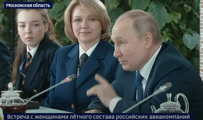 Putin podczas spotkania z pracownicami rosyjskich linii lotniczych. Fot. Twitter