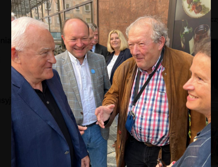 Wspominali razem Jaruzelskiego. Kogo tam nie było - Michnik i tuzy lewicy