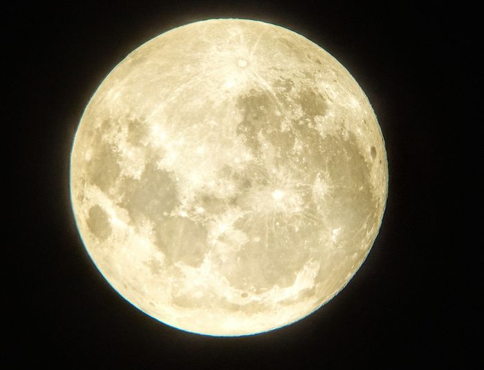 Księżyc w pełni.
