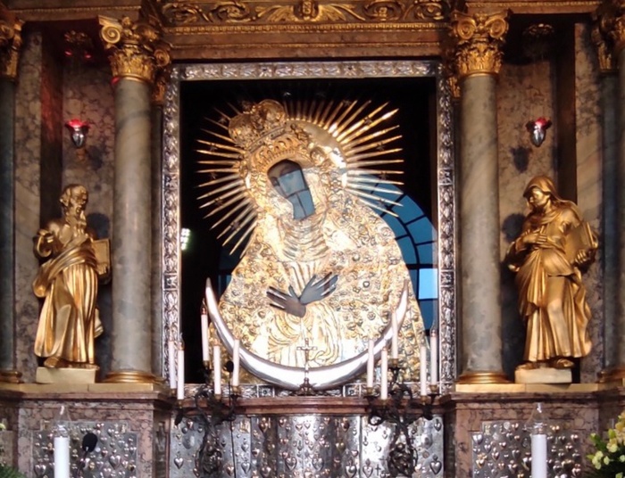 ... Ty co w Ostrej świecisz bramie