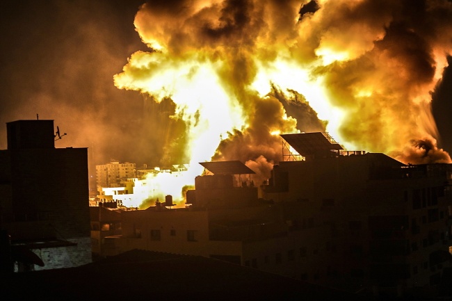 Strefa Gazy w ogniu. Fot. PAP/EPA/MOHAMMED SABER